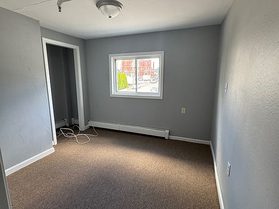 4th image of 34 Grand Ave Unit 5