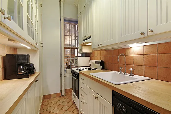 Sold by Corcoran | media 2