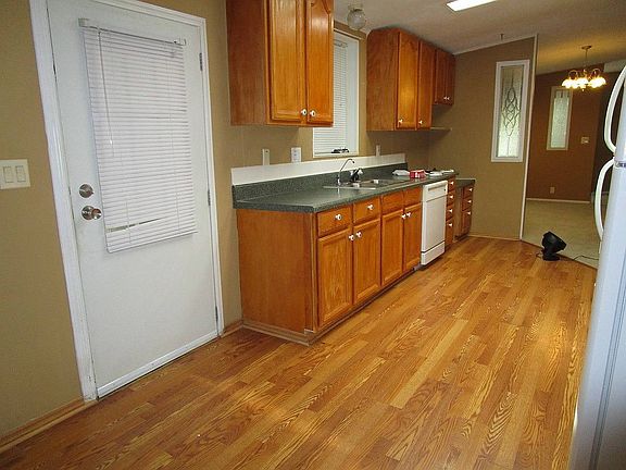 3rd image of 3057 Bay Springs Trl