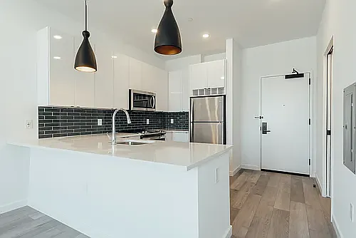 130 Monitor Street — Photo 10