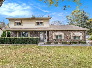 2394 Plainview Dr, Flushing, MI 48433