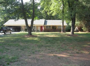 3303 Little Cir, Gainesville, GA 30506