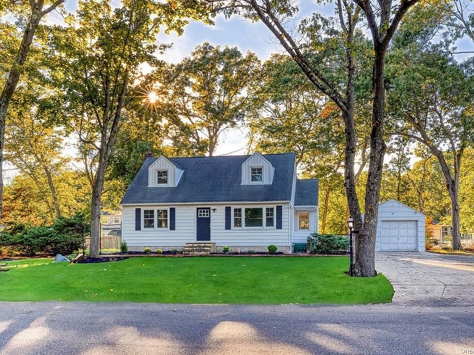 1st image of 122 Mcgaw Avenue