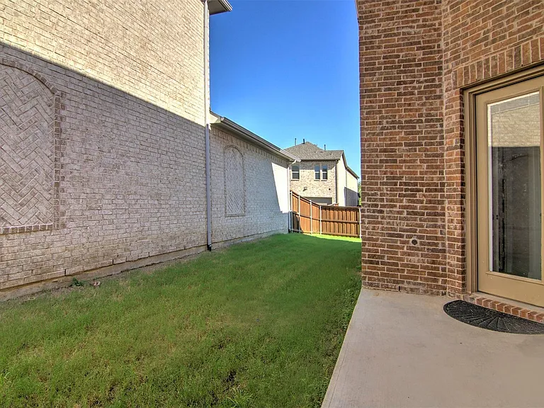 12618 Akenside Rd — Photo 26