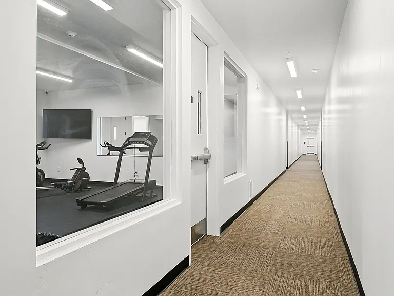 118 N 400 W — Photo 10