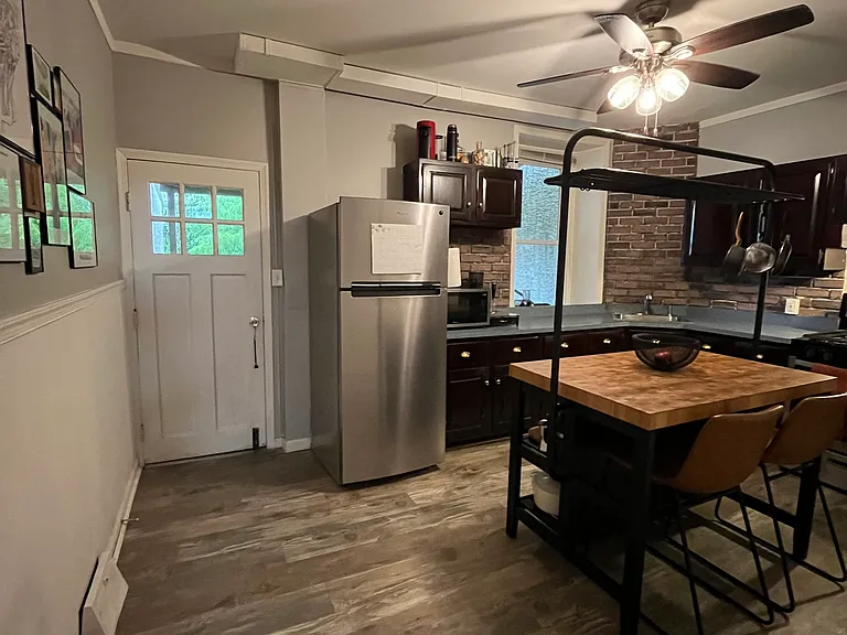 464 Parker Ave — Photo 13