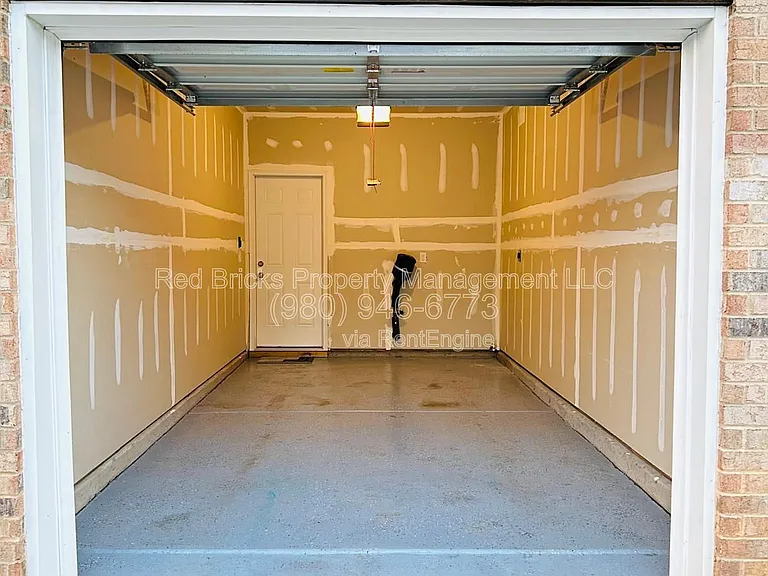 9315 Grand Valley Dr — Photo 37
