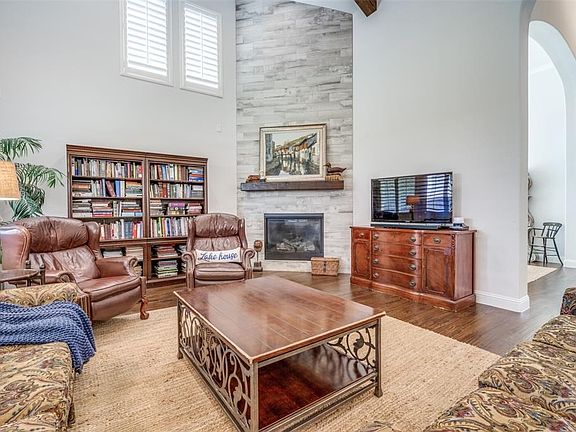 3rd image of 1759 Hunters Ln