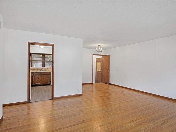 4th image of 7905 E 90th St