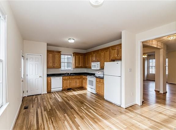 2nd image of 1717 Idlewood Ave