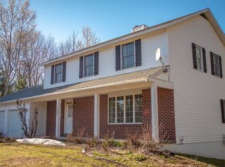 714 Cedar Bluff Dr, Houghton, MI 49931