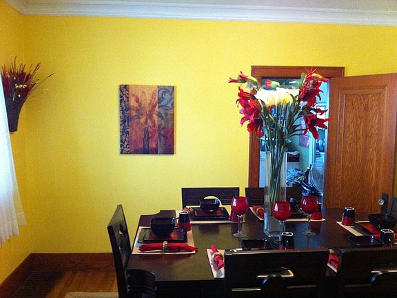 Dining room thro to 4th Bed
