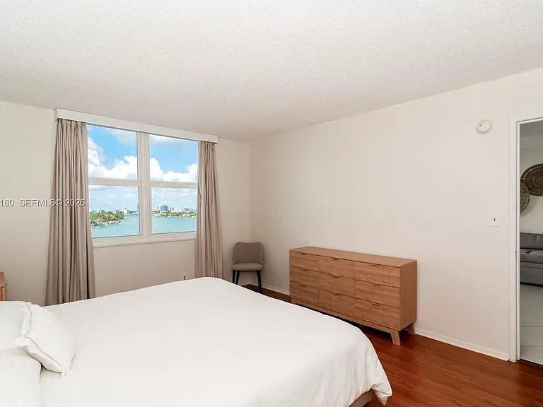 6770 Indian Creek Dr #8L — Photo 19