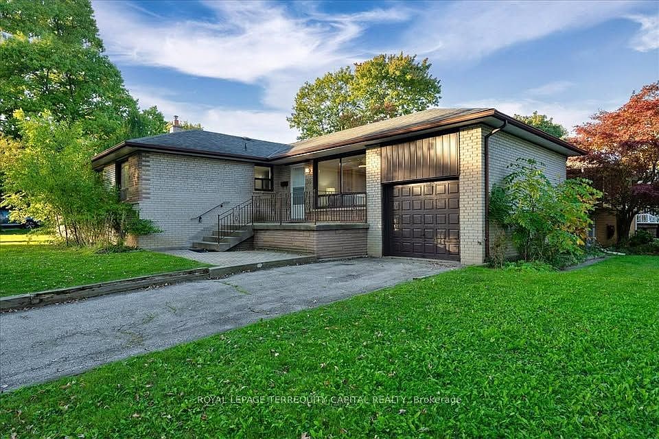 1st image of 65 Glenmanor Dr