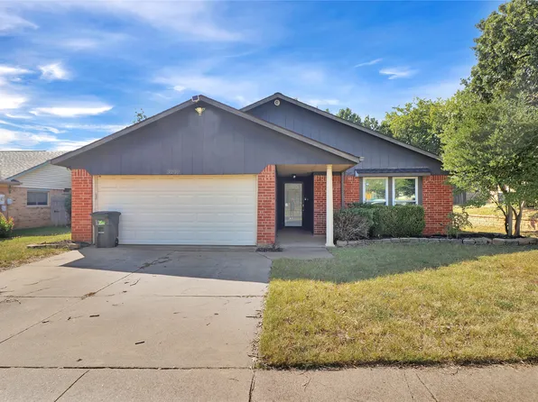 3209 Misty Ct, Bedford, TX 76021