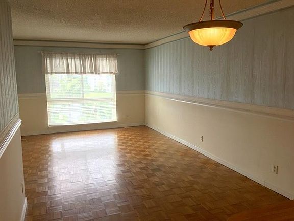 5th image of 2216 N Cypress Bend Drive #PH1