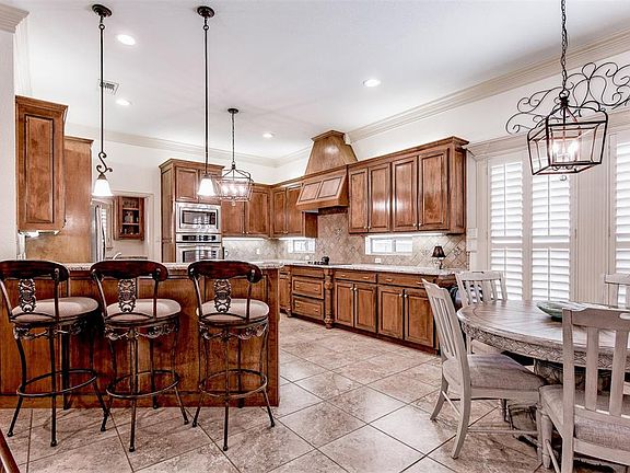 5th image of 2516 Featherstone Ct