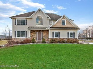 1002 Circle Green Dr, South Abington Township, PA 18411