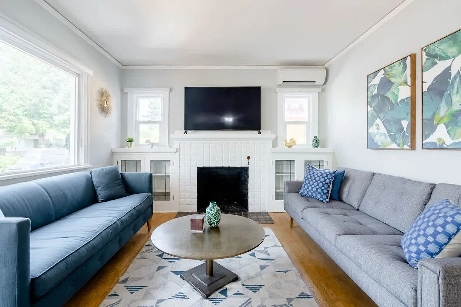 4 bed, 1.0 bath, 2325 sqft, $7,050 — Photo 1