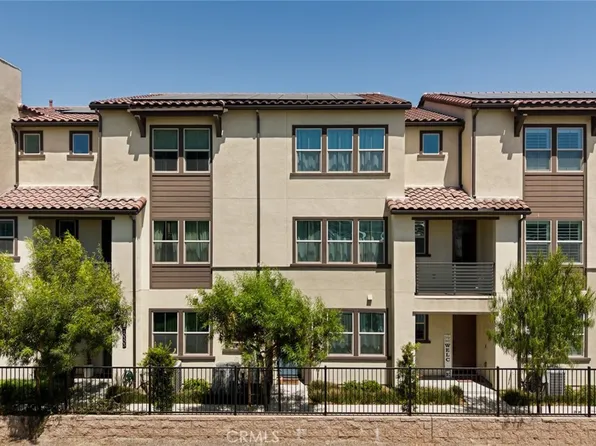 10305 Triple Crown Ln, Los Alamitos, CA 90720