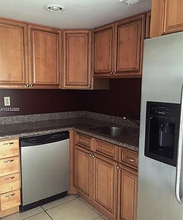 2nd image of 16710 NE 9th Ave APT 810