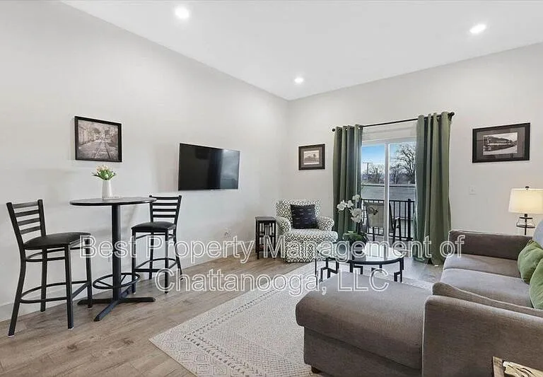1603 Fagan St #202 — Photo 8