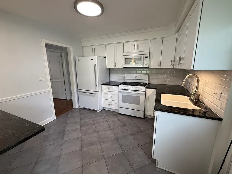 8426 N McCormick Blvd — Photo 8