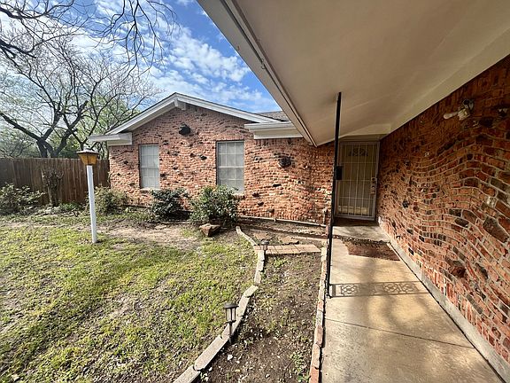2nd image of 629 Christie Ct