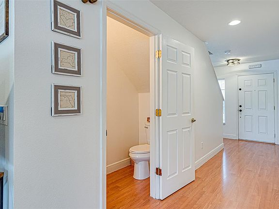 4th image of 12752R Lexington Summit St