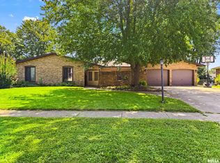 706 Yorkshire Ct, Washington, IL