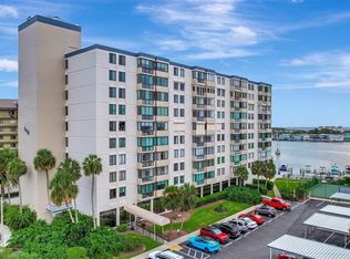 660 Island Way APT 708, Clearwater, FL 33767