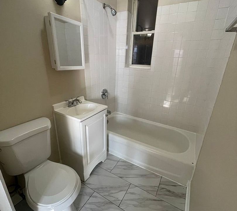 2nd image of 1022 W 64th St