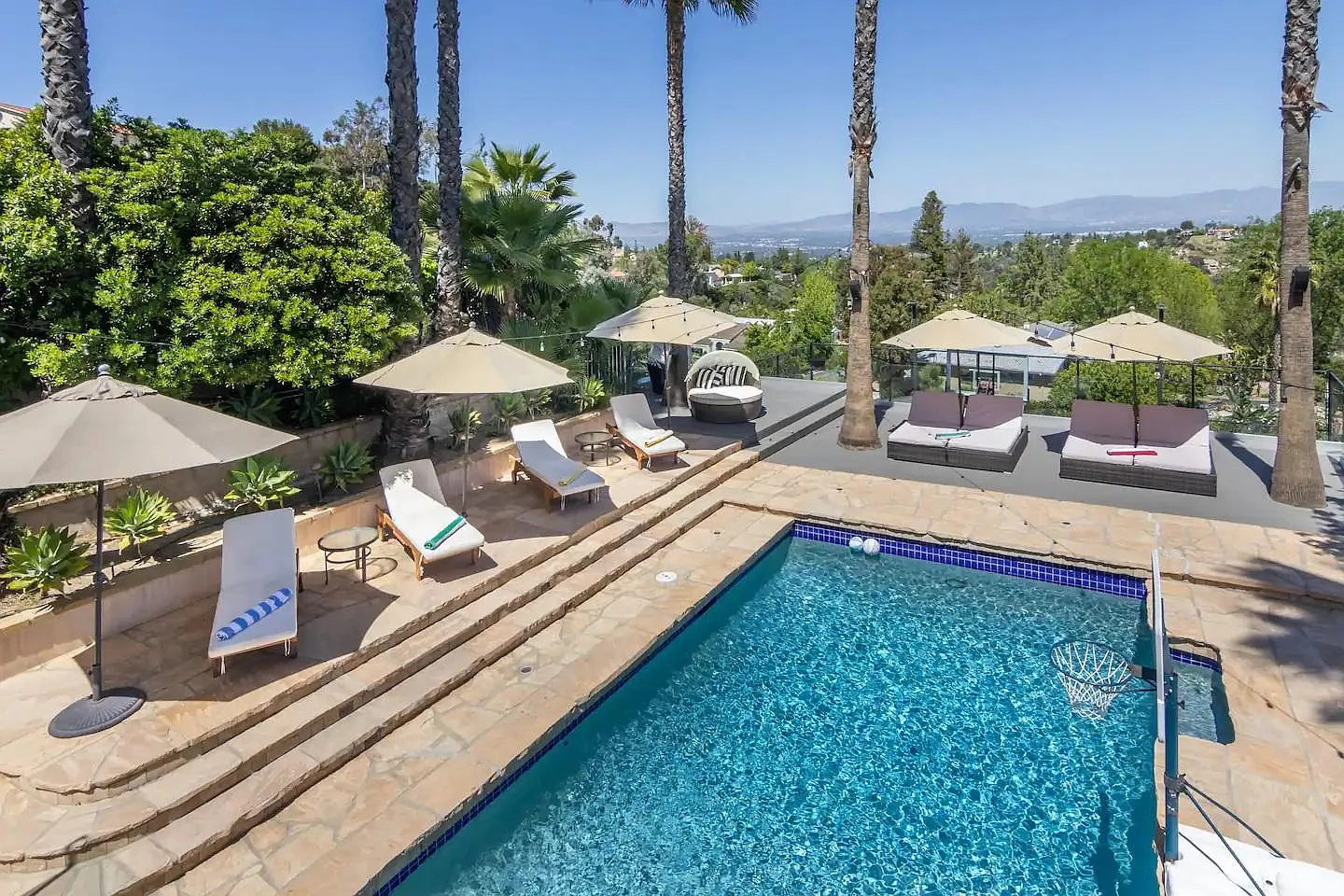 4 bed, 3000 sqft, $16,000 — Photo 3