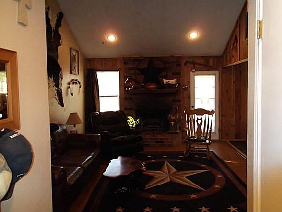 2nd image of 644 Ozark Ave