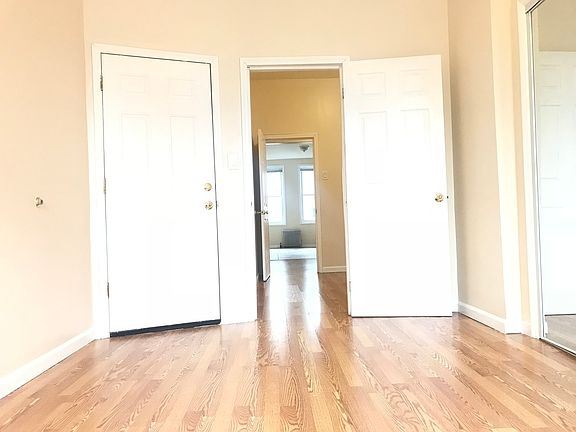 4th image of 148 Evergreen Ave #3L