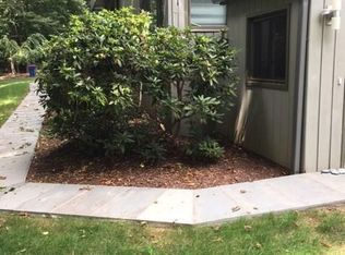 14 Mayfair Pl, Trumbull, CT 06611