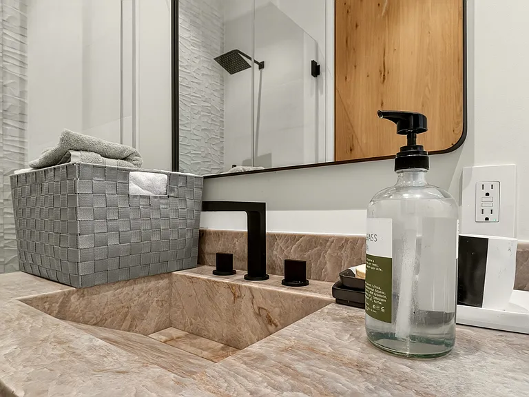 5728 Calvin Ave #1/2 — Photo 17