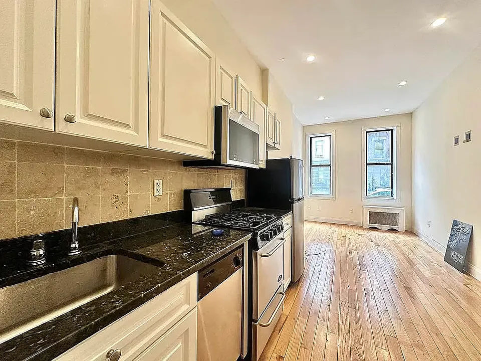 415 W 56th St #92