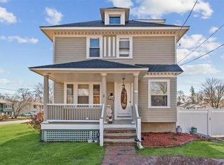 32 Edison St, Warwick, RI 02889
