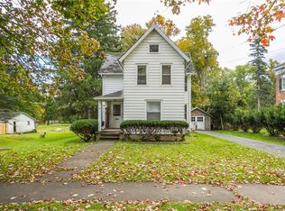 318 Vienna St, Newark, NY 14513