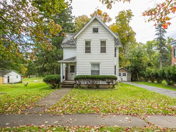 318 Vienna St, Newark, NY 14513