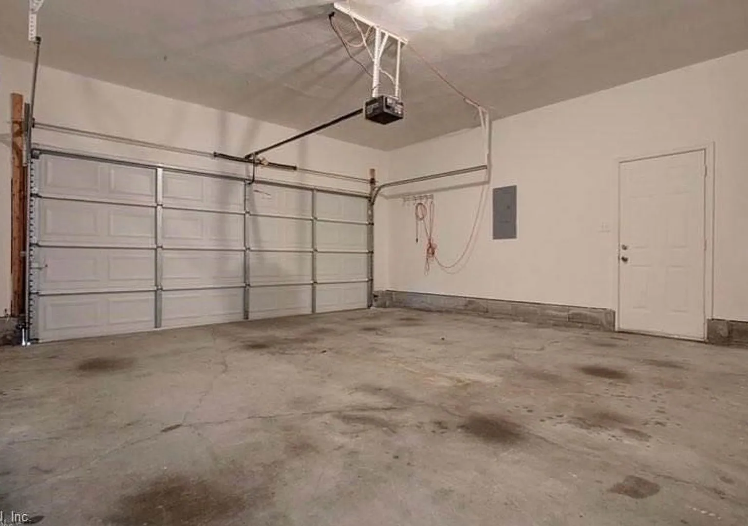 4 bed, 2.5 bath, 2312 sqft, $2,850 — Photo 2