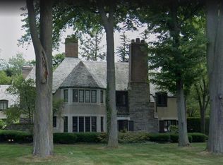90 Kenwood Rd, Grosse Pointe Farms, MI 48236