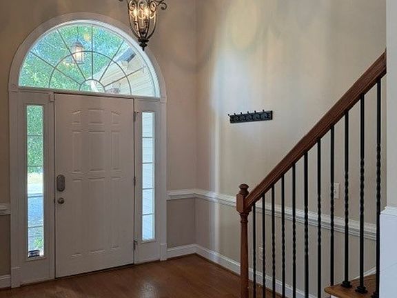 4th image of 208 Laurel Dr