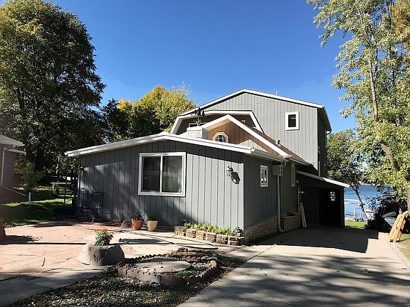 2nd image of 45143 Crystal Hills Dr