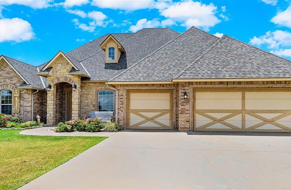 1st image of 1005 Hummingbird Dr