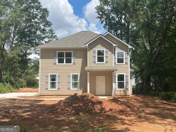 11 E Reynolds St, Newnan, GA 30263