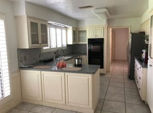 2110 Riverside Dr, West Columbia, TX 77486