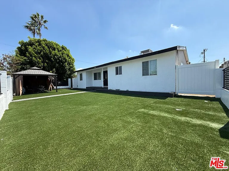 12308 Sheldon St — Photo 16