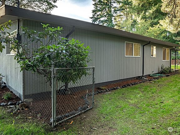 3rd image of 9201 114th Street SW